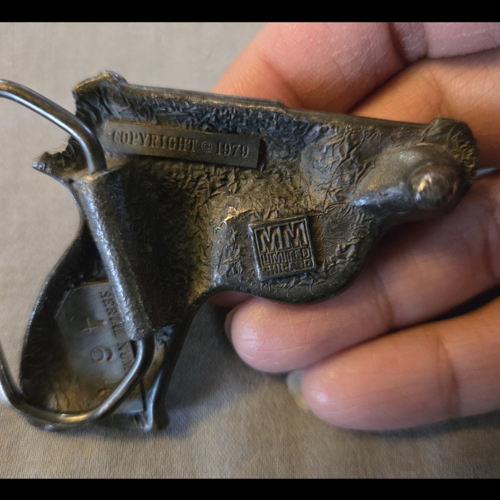 MM Limited Chicago Vintage Pistol Shaped Metal Belt Buckle - Picture 6 of 7